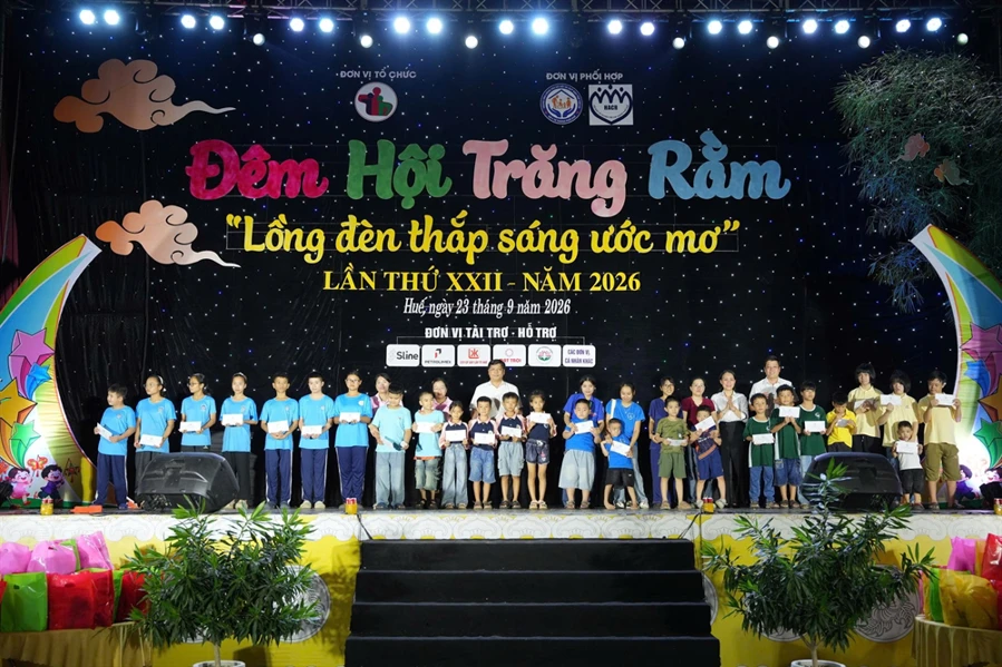 Ấm áp Đêm hội trăng rằm dành cho hơn 500 thiếu nhi có hoàn cảnh khó khăn