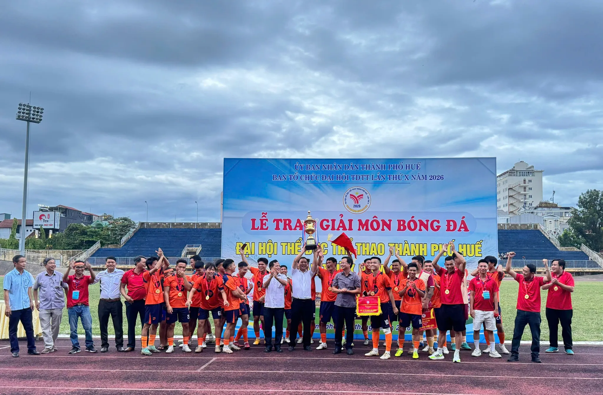 Bế mạc Giải Bóng đá Đại hội TDTT Thành phố Huế lần thứ X - Năm 2026: Phường Mỹ Thượng xuất sắc giành ngôi Vô địch