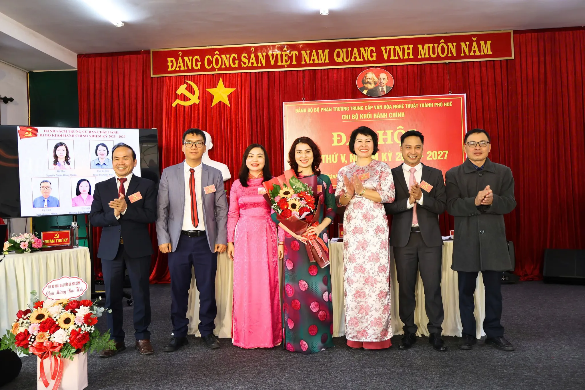 Chi bộ Khối Hành chính thuộc Đảng bộ bộ phận Trường Trung cấp Văn hóa Nghệ thuật tổ chức Đại hội lần thứ V, nhiệm kỳ 2025 - 2027
