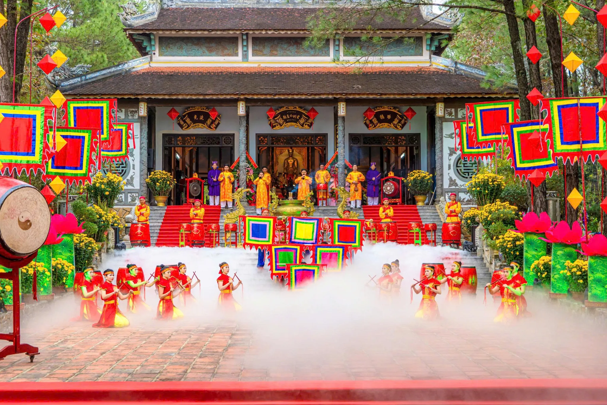 CÔNG CHÚA HUYỀN TRÂN VỚI XỨ HUẾ
