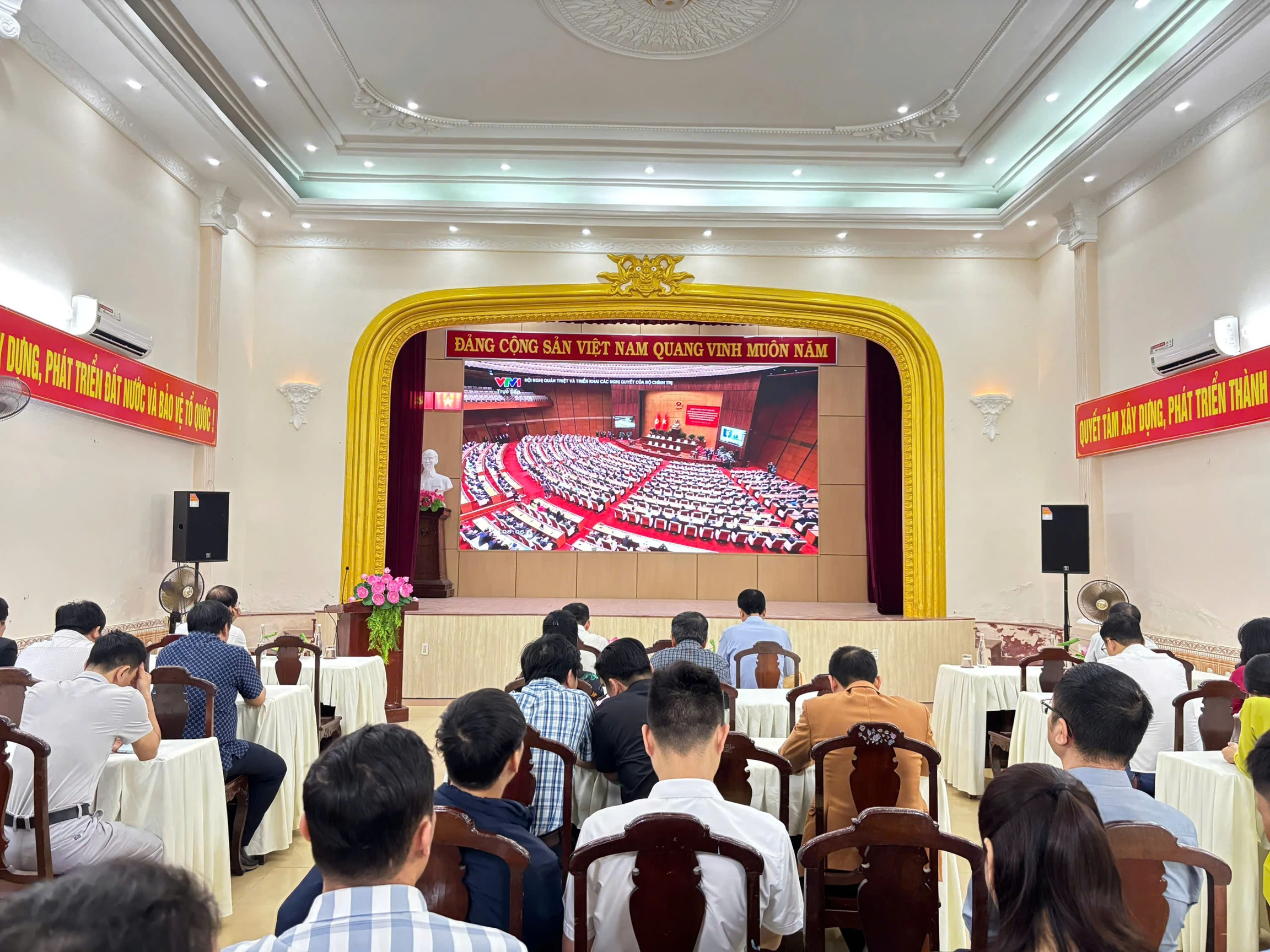 Đảng bộ Sở Văn hóa và Thể thao tổ chức Hội nghị quán triệt, triển khai Nghị quyết số 79-NQ/TW và Nghị quyết số 80-NQ/TW của Bộ Chính trị