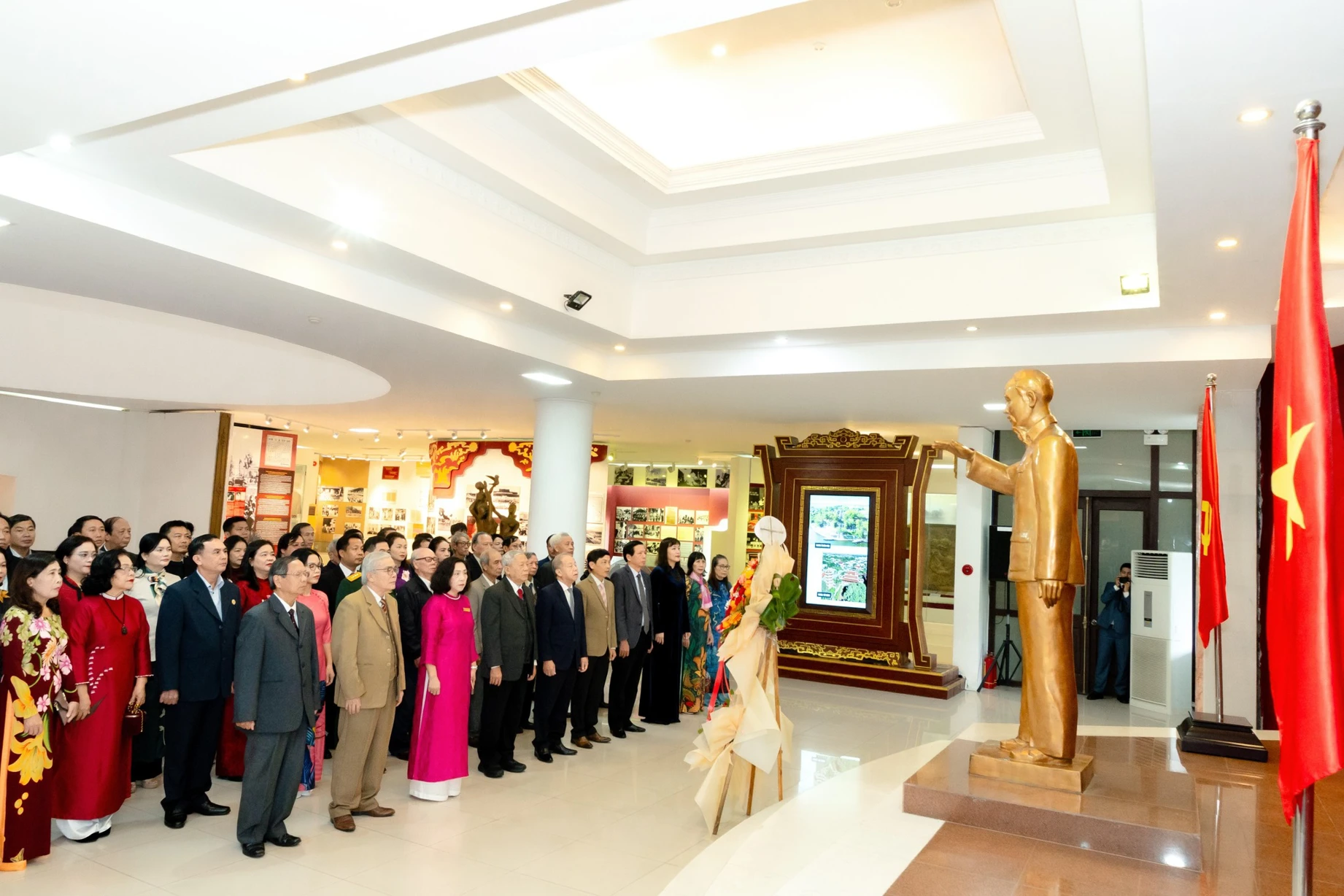 Hội thảo “Di sản văn Hồ Chí Minh trong lòng Nhân dân thành phố Huế”
