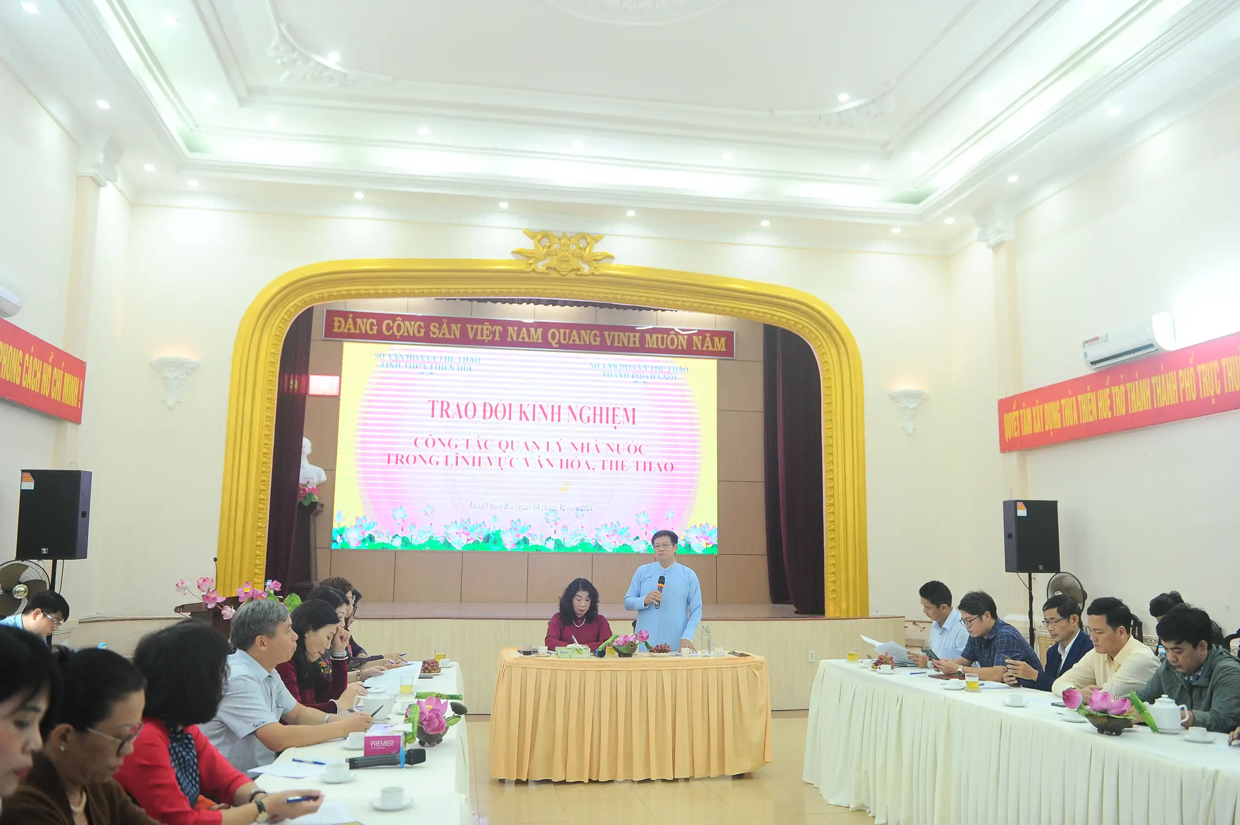 Làm việc với đoàn công tác Sở Văn hóa và Thể thao thành phố Hà Nội