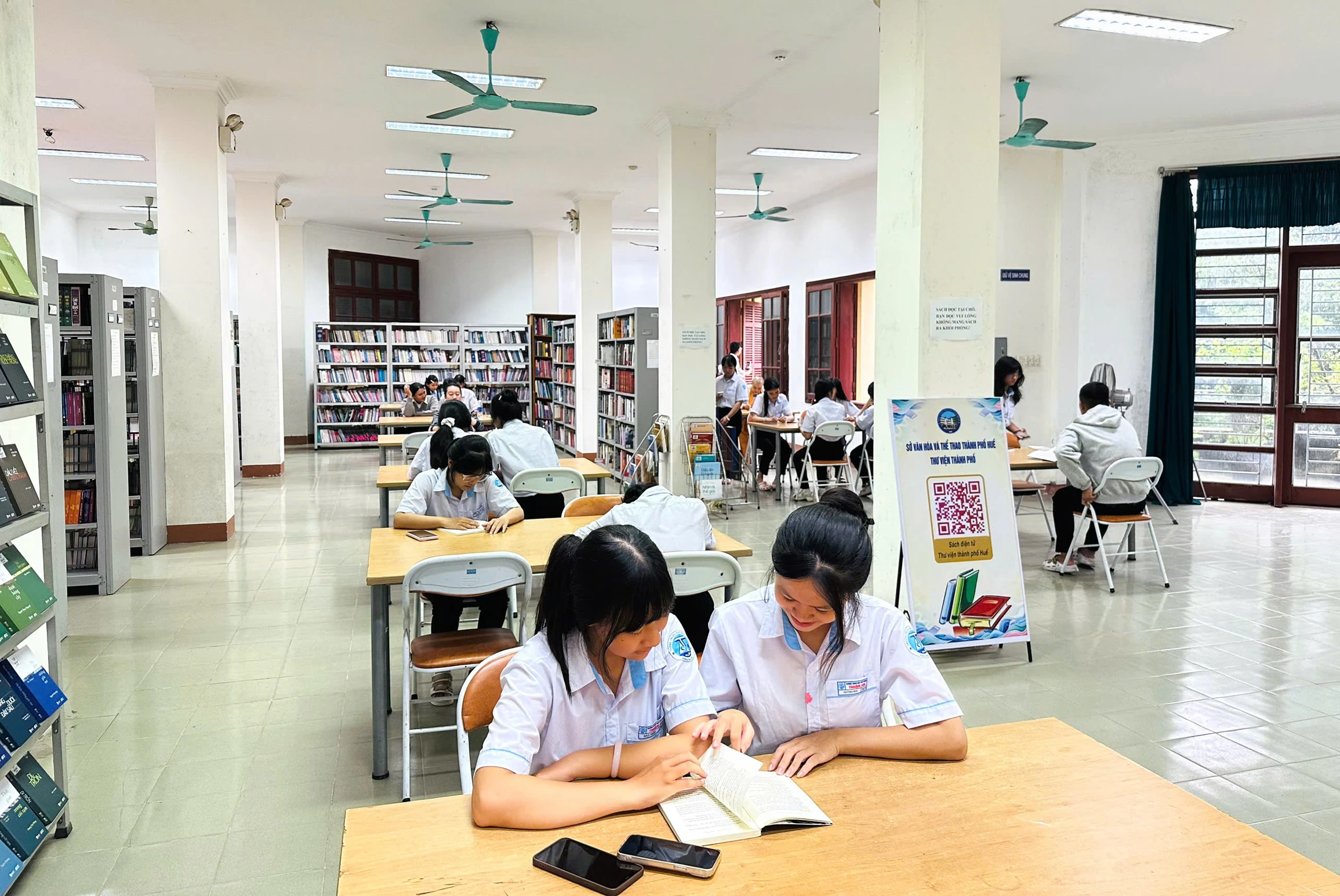 Nhà Xuất bản Thuận Hóa và Thư viện thành phố Huế hưởng ứng Tuần Lễ học tập suốt đời năm 2026.