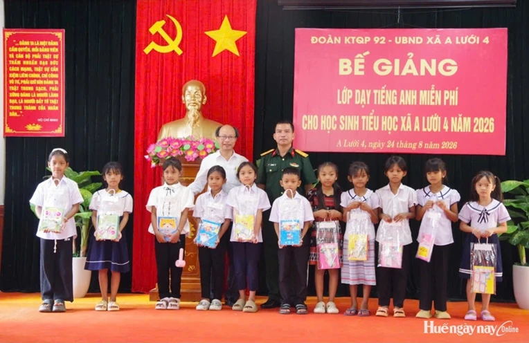 Trẻ em đồng bào Pa Cô, Cơ Tu, Tà Ôi được học tiếng Anh miễn phí