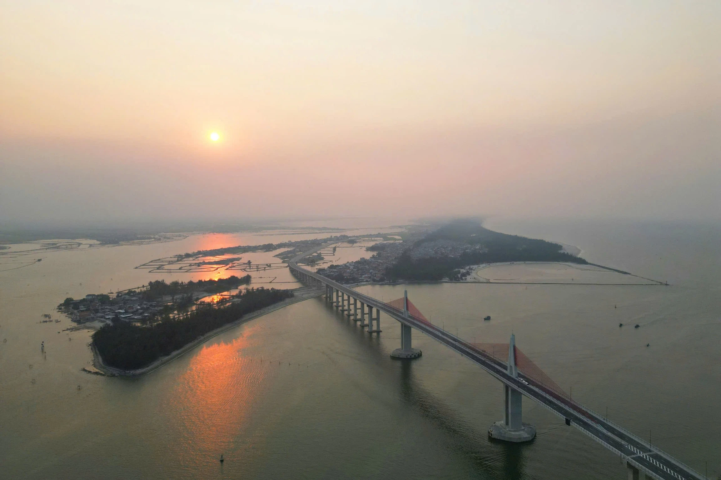 Thông báo về việc lấy ý kiến rộng rãi của Nhân dân về tên gọi để đặt cho cầu qua cửa biển Thuận An