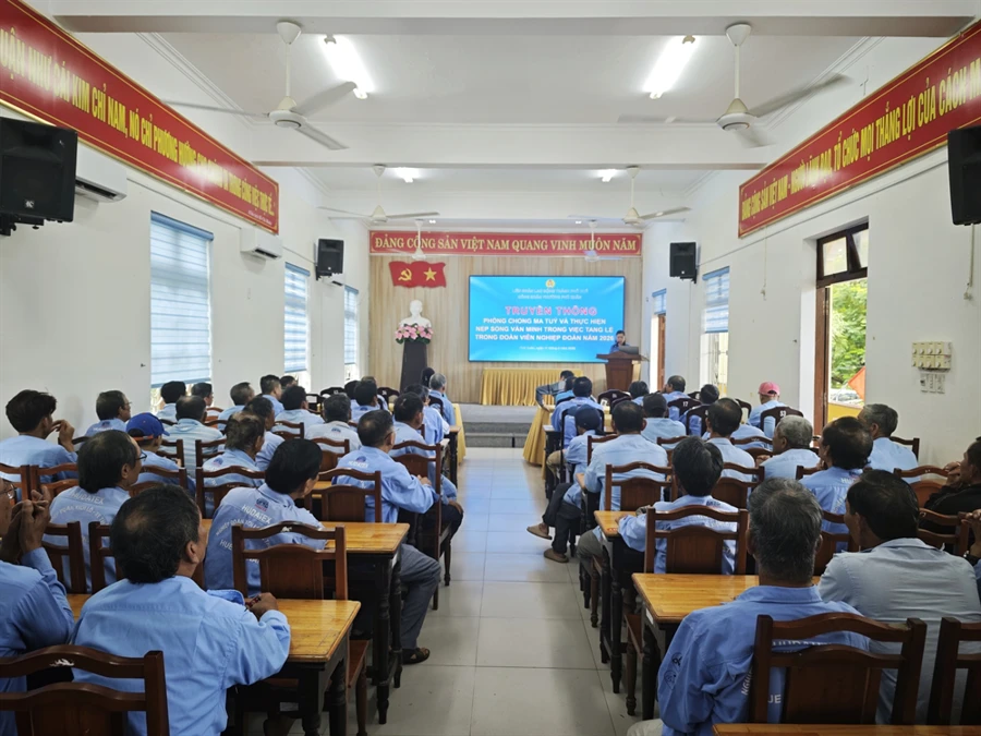 Truyền thông phòng chống ma túy và xây dựng nếp sống văn minh đô thị trong tang lễ cho đoàn viên Xích lô